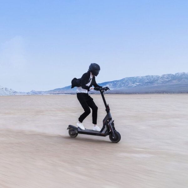 Trottinette électrique Ninebot Kickscooter GT2 - Image 4